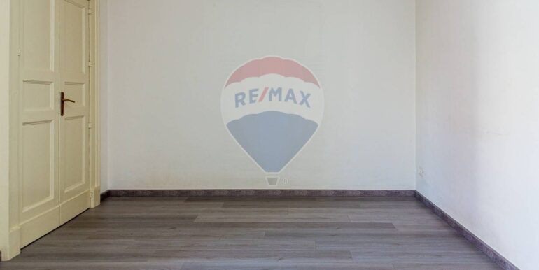 20251109174903-994495-15