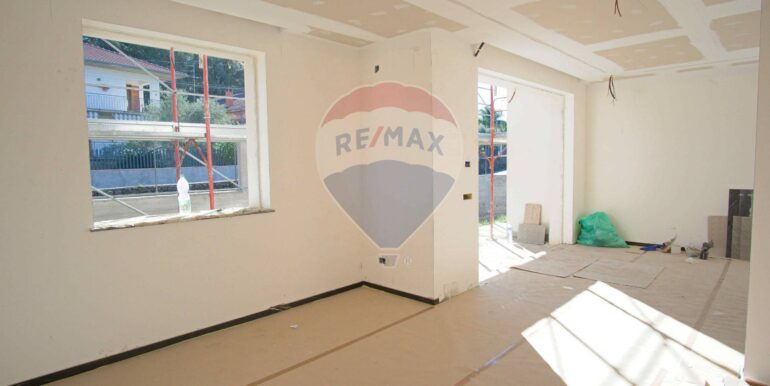 20251110104145-999206-15