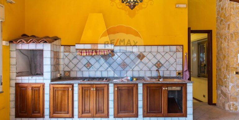 20251110120750-999876-40