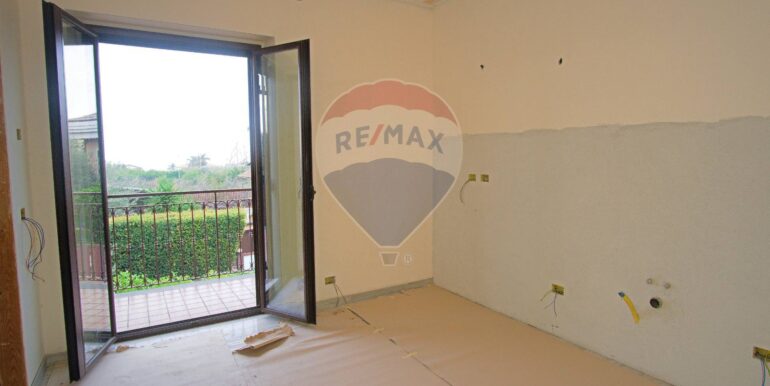 20251110121300-996836-10