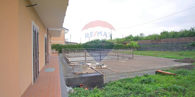 20251110121645-996836-78