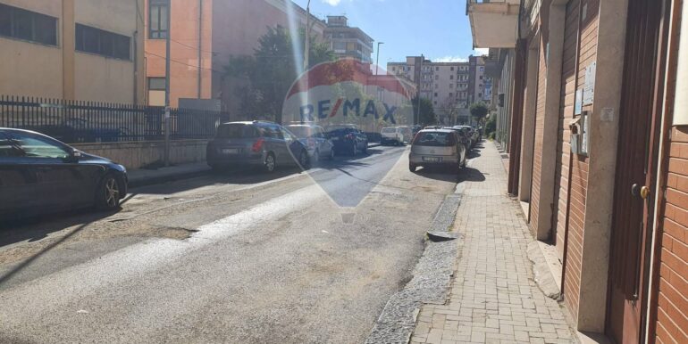 20251110171122-999037-8