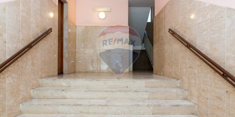 20251110182133-999908-8