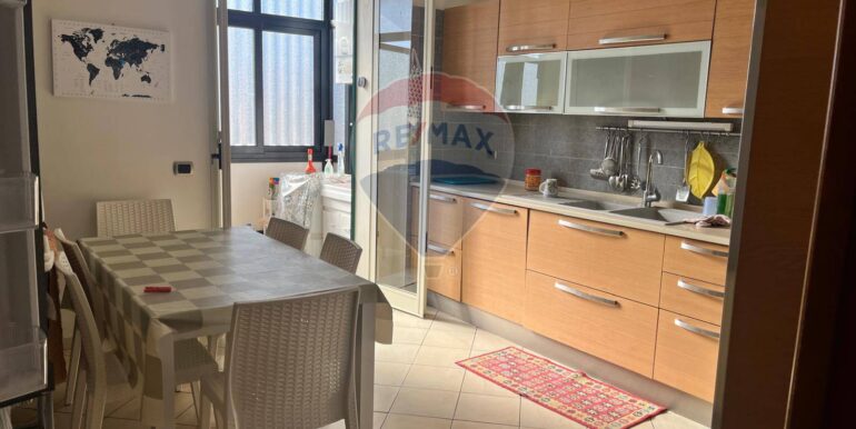 20251110182247-999988-4