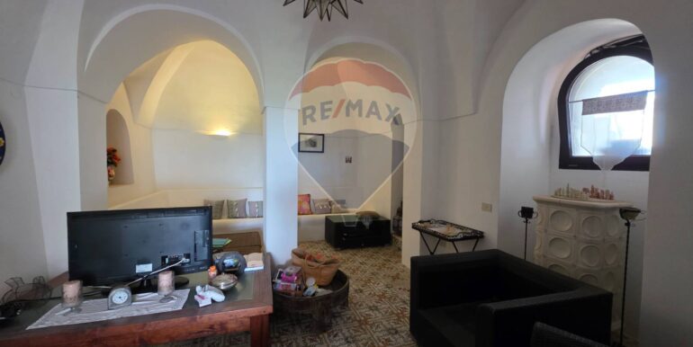 20251110185208-999971-7