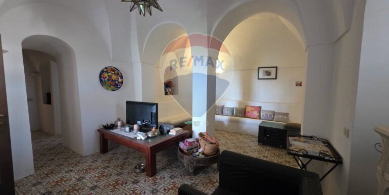 20251110185211-999971-8