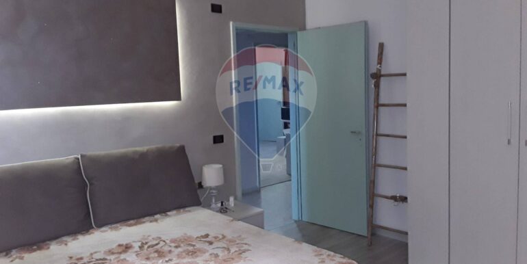 2025111074606-992822-30