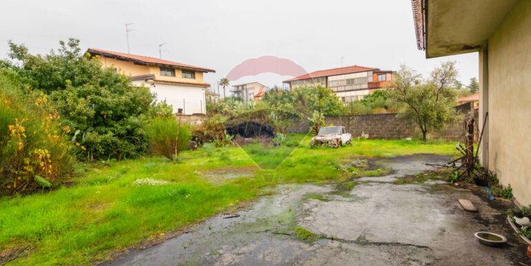 20251111115646-999940-8