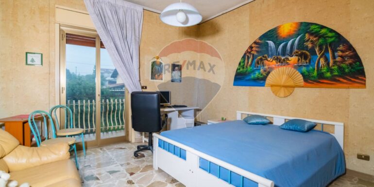 20251111115736-999940-23