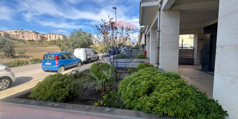 20251111171347-1000200-16