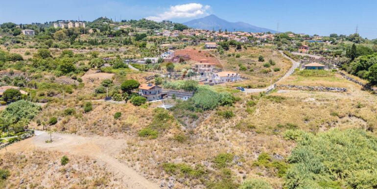 20251111171610-1000196-2