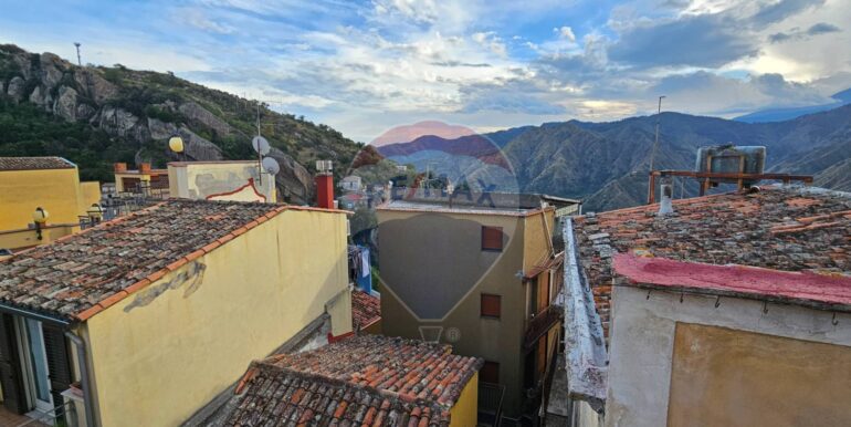 20251111191545-1000252-30