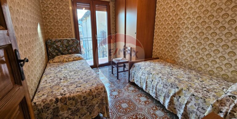 20251111191559-1000252-35