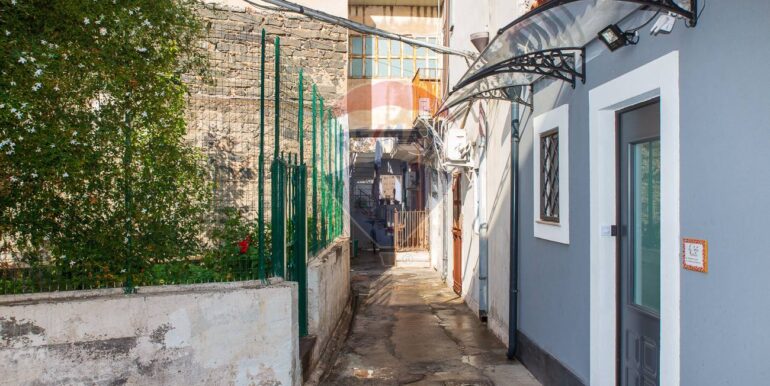 20251111204754-1000145-9