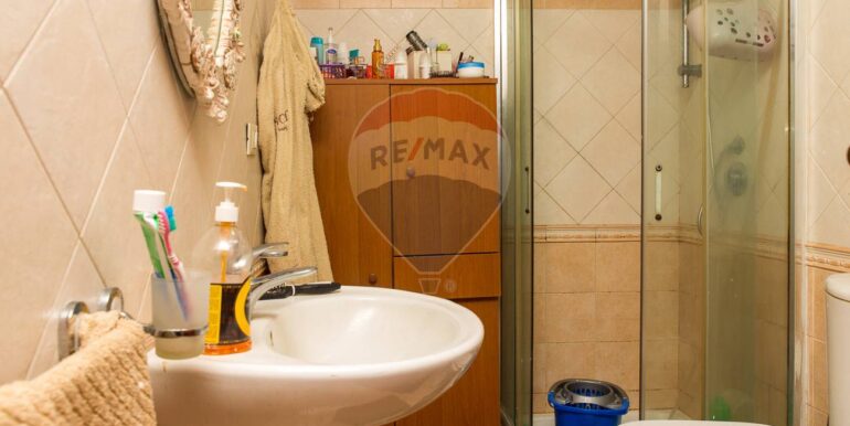 20251111204802-1000145-12