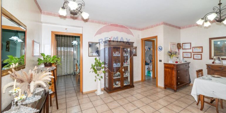 2025111182833-1000033-4