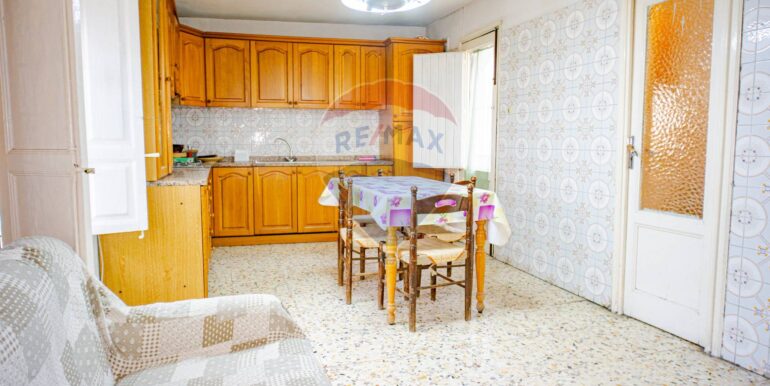 2025111184300-1000036-10