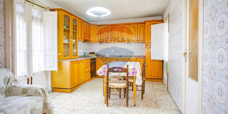 2025111184300-1000036-9