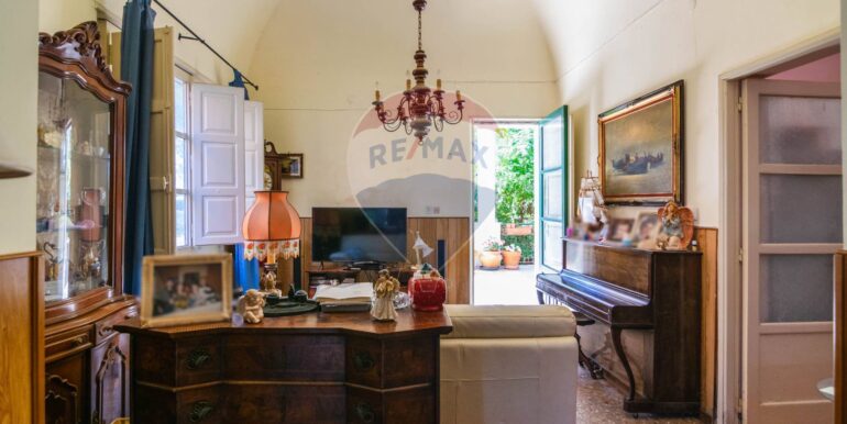 2025111192240-999332-4