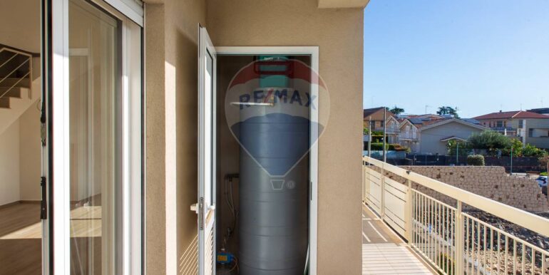 20251112100406-1000296-4