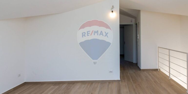 20251112100438-1000296-12