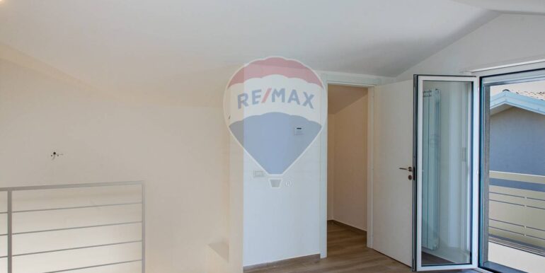 20251112100443-1000296-14