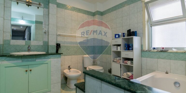 20251112161929-1000387-11