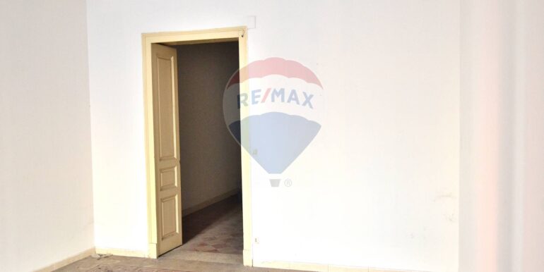 20251112175203-998282-10