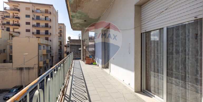 20251112180335-1000430-1