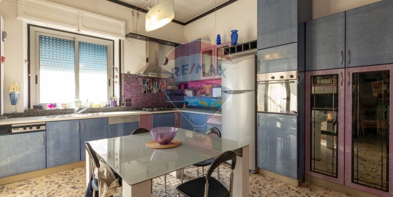 20251112180359-1000430-8