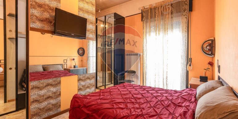 20251112180432-1000430-18