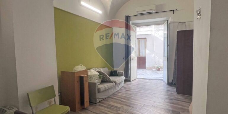 20251112183257-999758-7