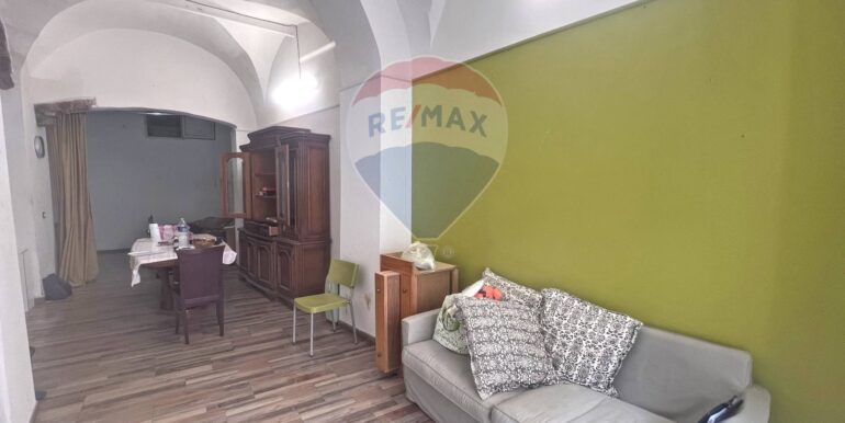 20251112183302-999758-8