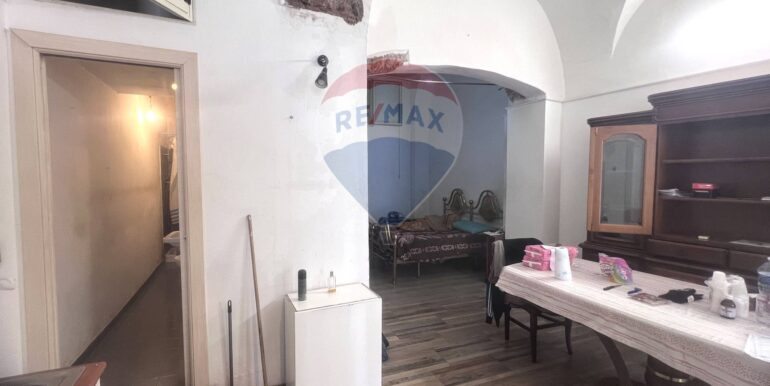 20251112183318-999758-12