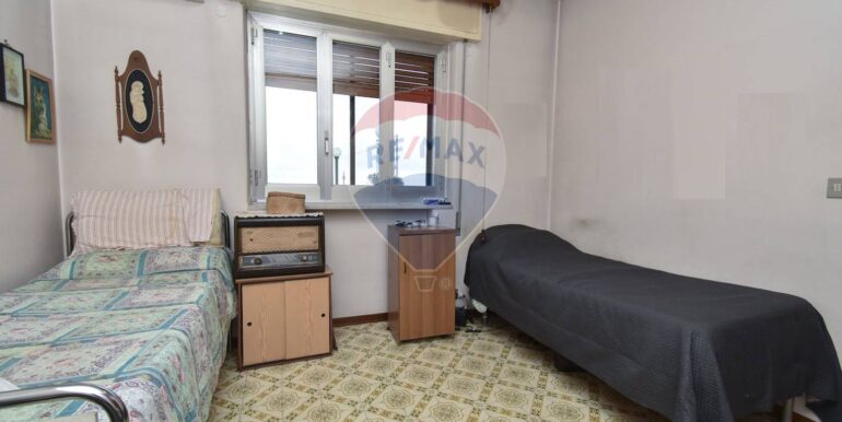 20251112183639-995985-11