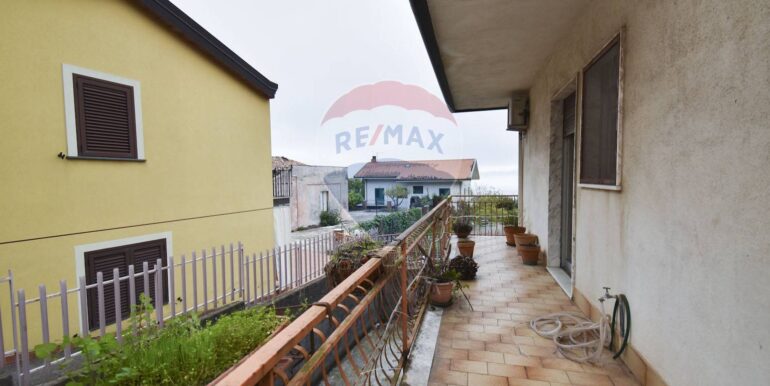 20251112183657-995985-18