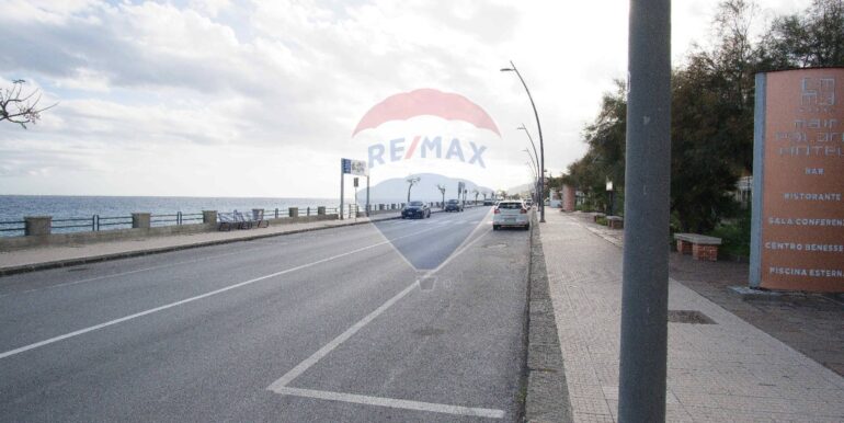 20251112194044-1000487-31