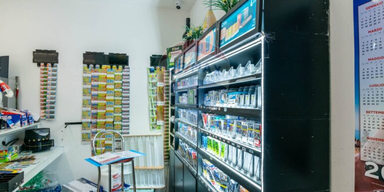 20251112195033-1000283-18