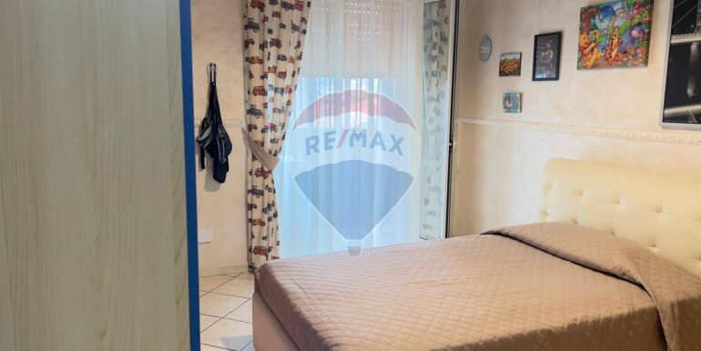 20251112213319-1000490-6