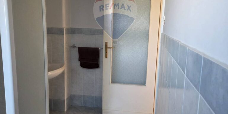 20251113121849-1000560-9