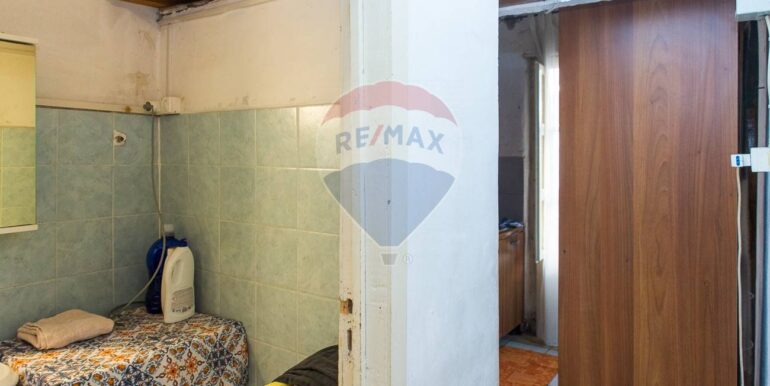 20251113183201-1000665-8