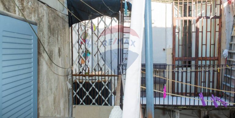 20251113183218-1000665-16