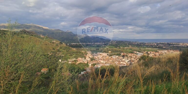 20251113203328-1000681-12