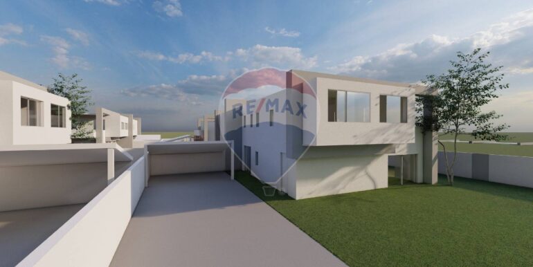 20251113221547-1000685-2