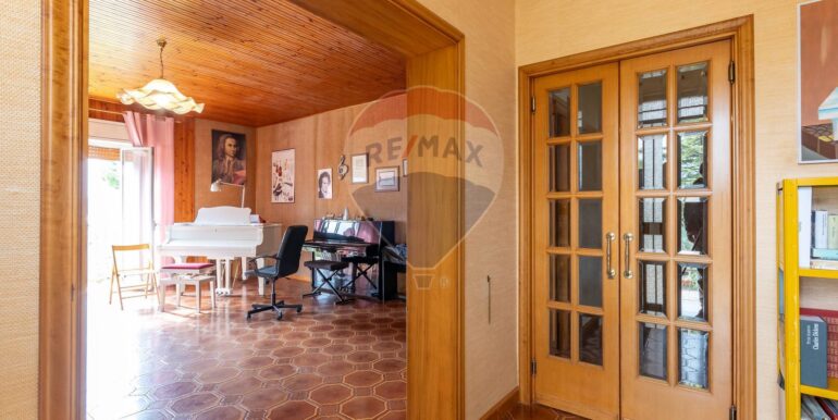 20251114114441-1000729-7