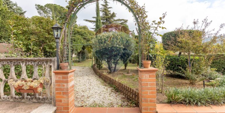 20251114114500-1000729-12