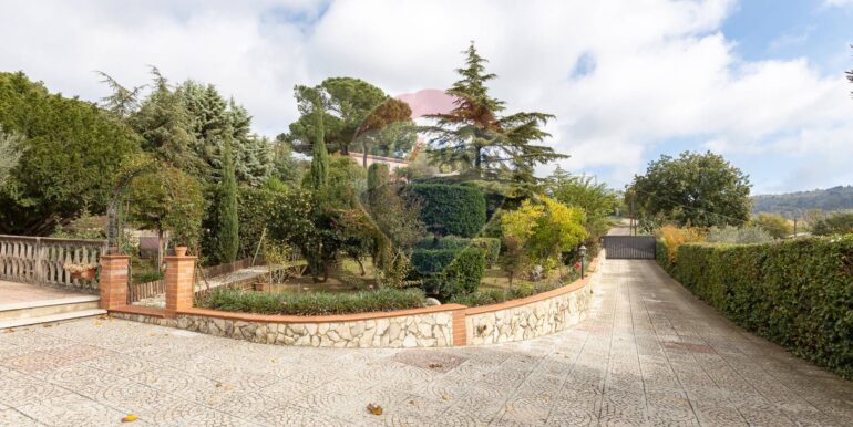 20251114114536-1000729-21