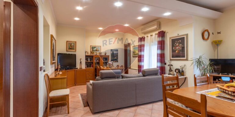 20251114115647-1000729-60