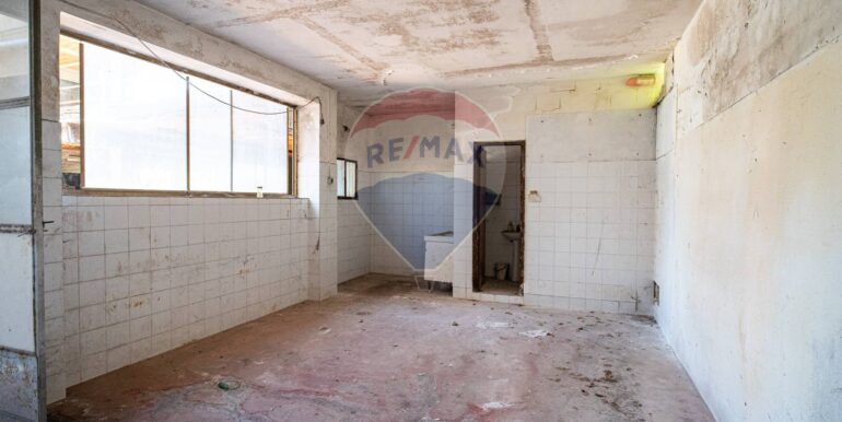 20251114115739-1000743-18