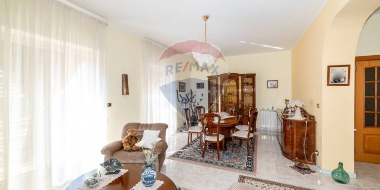 20251114170721-1000828-11